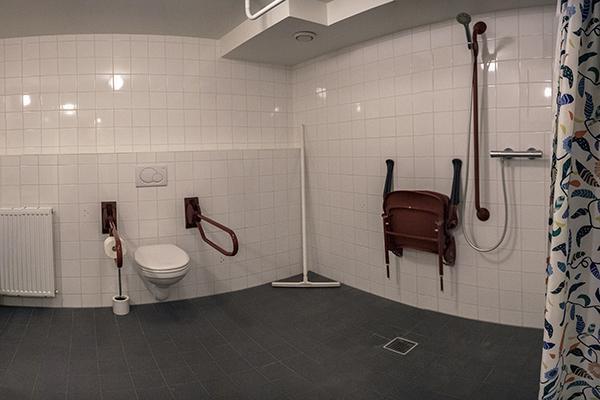 aangepaste badkamer commandeurshuis